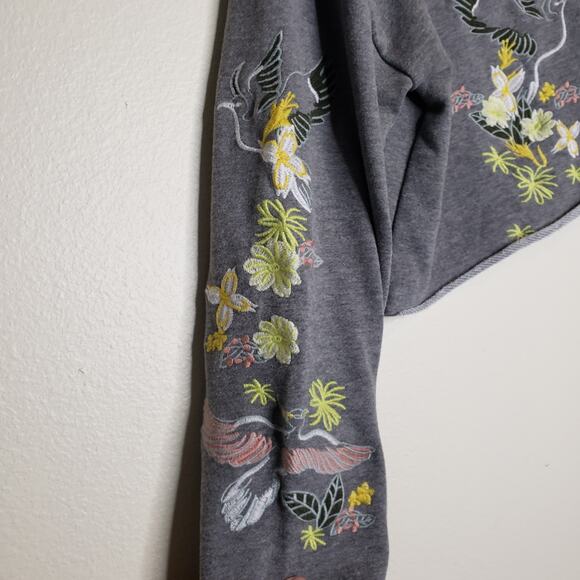 Cable & Gauge | Embroidered Birds Crop Top - Picture 5 of 6